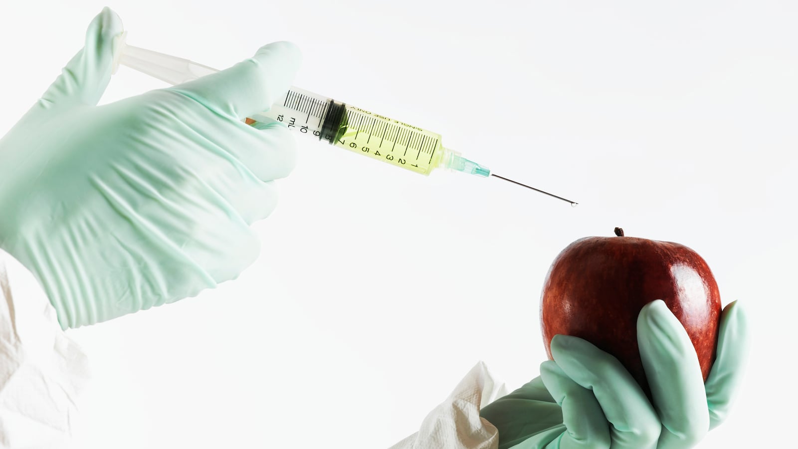 articles/2013/03/10/nine-things-you-should-know-about-genetically-modified-organisms/130309-leon-gmo-whole-foods-tease-embed_jirlqc