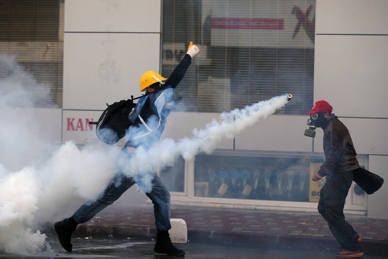 articles/2014/05/04/the-best-of-the-beast-april-28-may-4/140501-mayday-protest5_tiu0ri