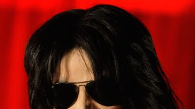 cheats/2010/10/26/michael-jackson-is-richest-dead-celebrity/michael-jackson-3_ilienc