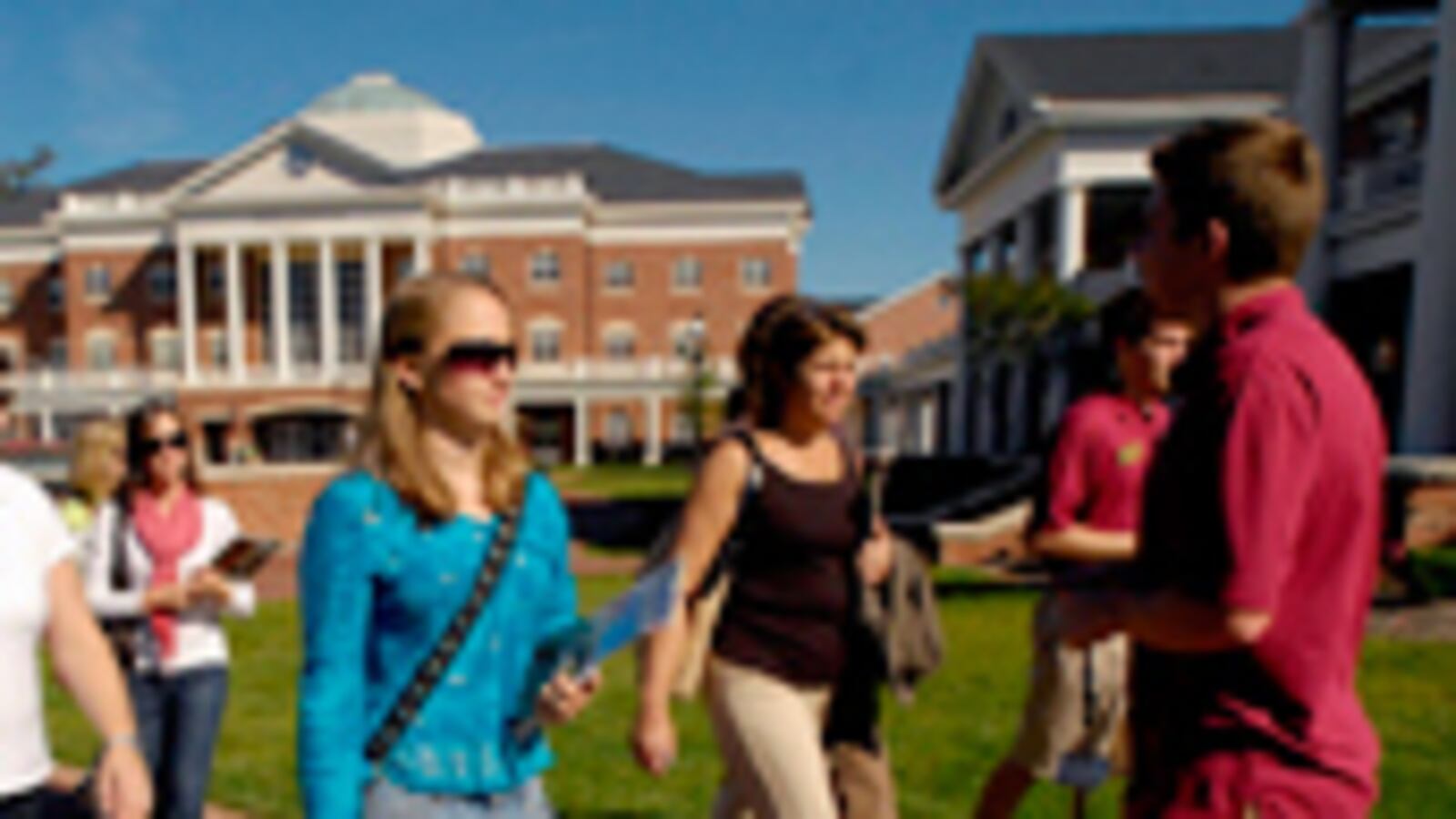 articles/2009/06/14/how-to-ace-your-college-tour/kingsbury-college-tour_31826_w16ubc