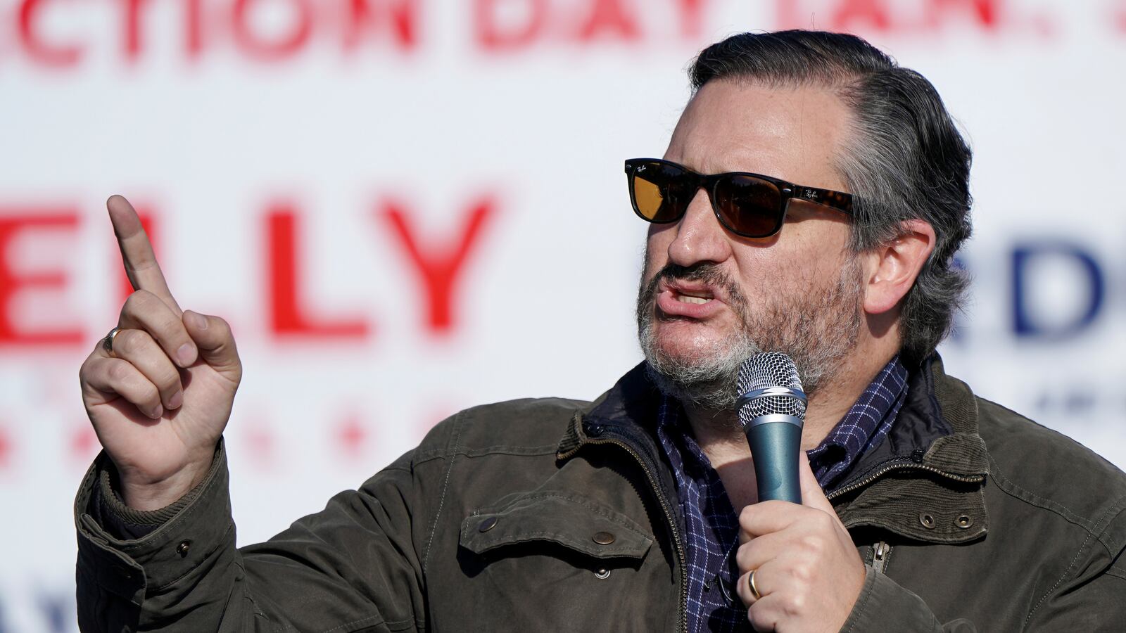 2021-01-02T190007Z_2130964186_RC2VZK9DOPO0_RTRMADP_3_USA-ELECTION-REPUBLICANS_vseknr