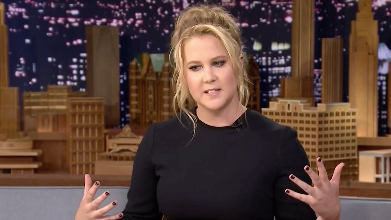 articles/2016/04/13/amy-schumer-slams-plus-size-status-in-glamour/160412-wilstein-schumer-tease_kyjse8