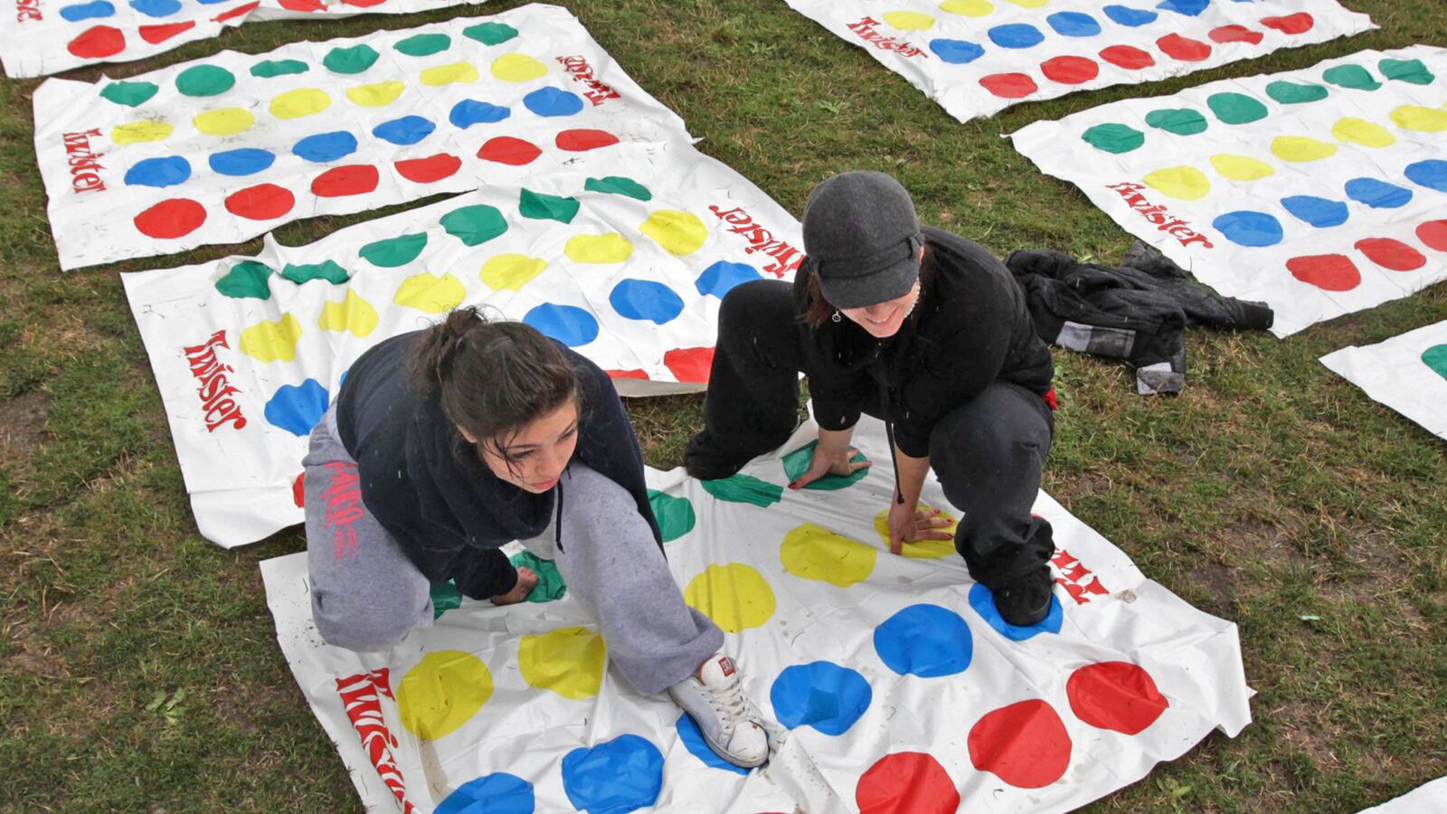 cheats/2013/07/11/twister-inventor-dies-at-82/130711-twister-inventor-dies-cheat_aykqqa