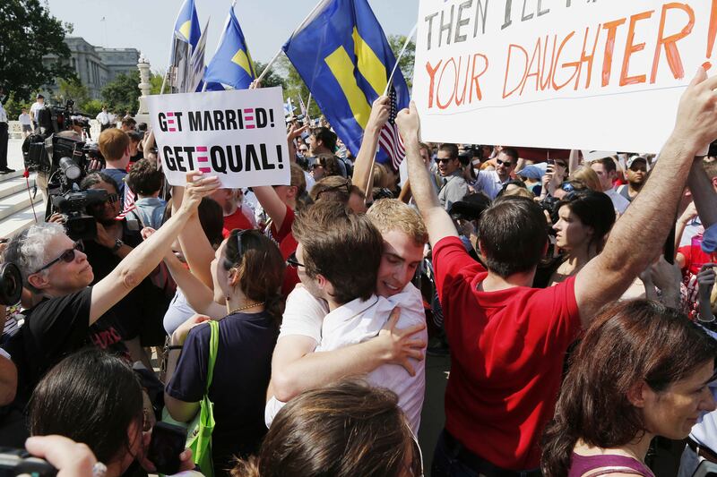 galleries/2013/06/26/gay-day-at-supreme-court-best-photo-reactions/1306260gay-marriage-03_lpf7ts