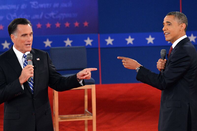 articles/2012/10/16/at-last-a-passionate-political-debate/debate-romney-obama-point-tunku_ttvfli