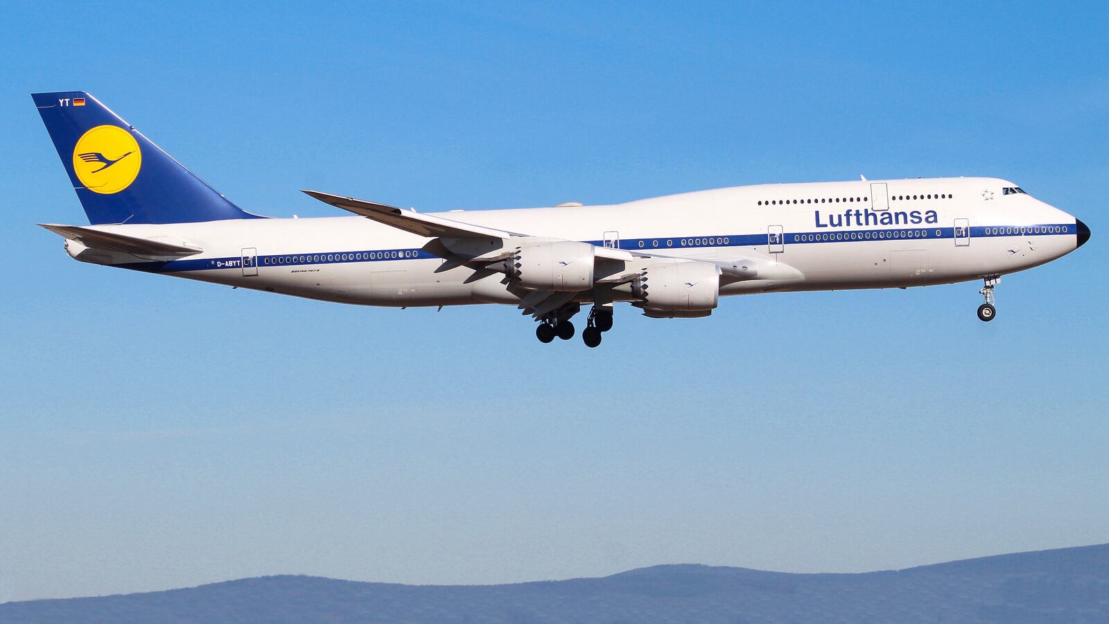 Lufthansa Boeing 747-8 (Retro livery) during landing at Frankfurt Airport.