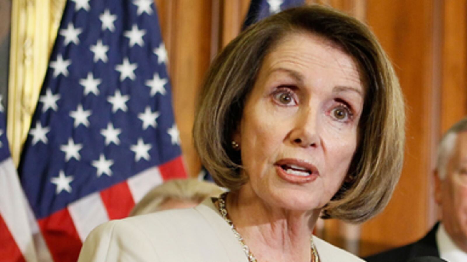 articles/2010/11/12/nancy-pelosi-must-resign/avlon-pelosi-revolt_140532_t8xzjn