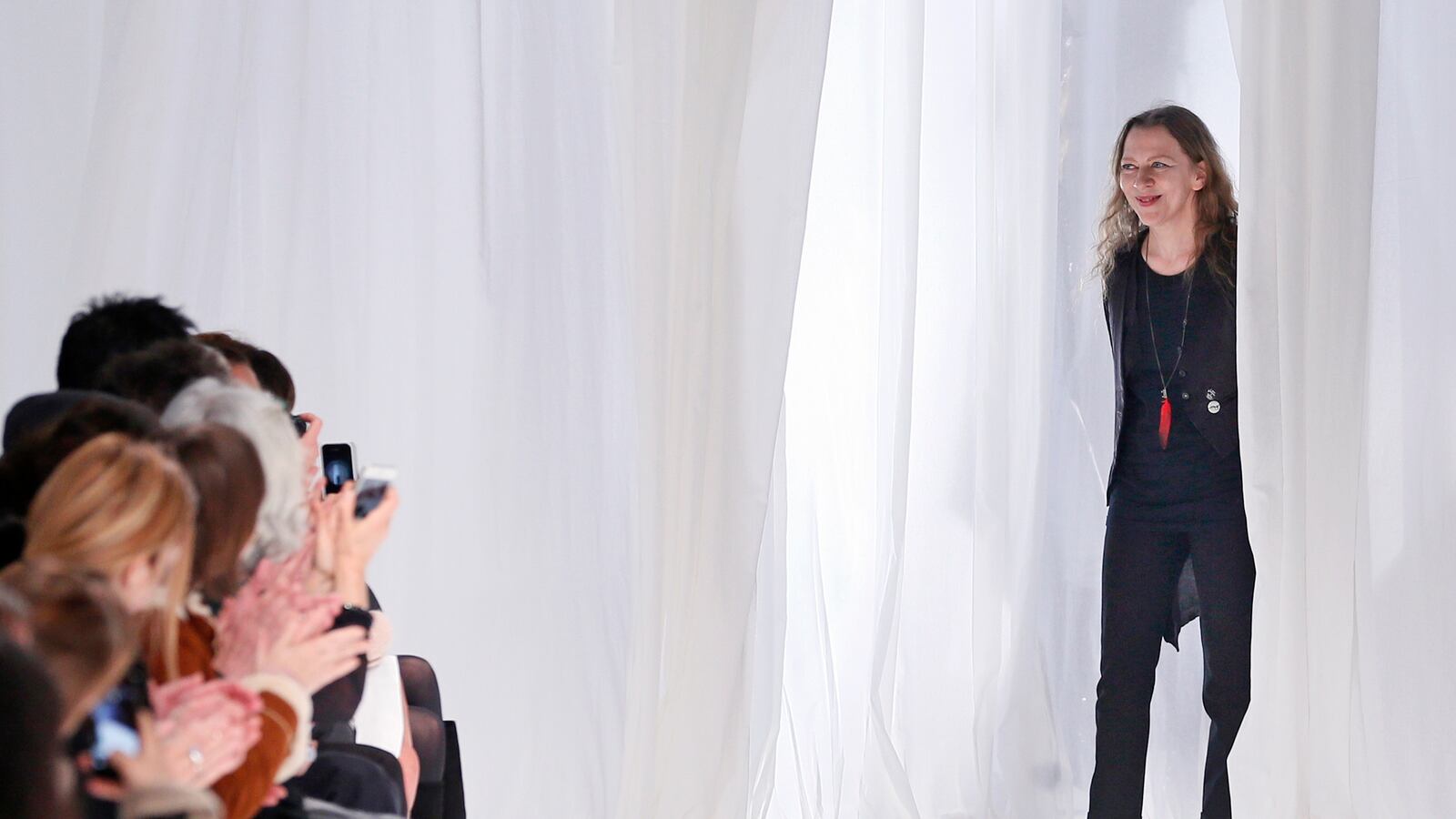 articles/2013/11/20/ann-demeulemesster-to-exit-house/13112-ann-demeulemeester-cheat_qphztf