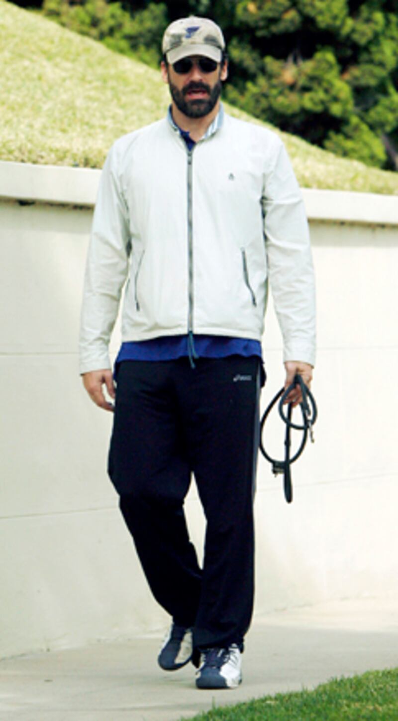 galleries/2010/01/17/men-in-sweats/men-in-sweats---jon-hamm_alfliz