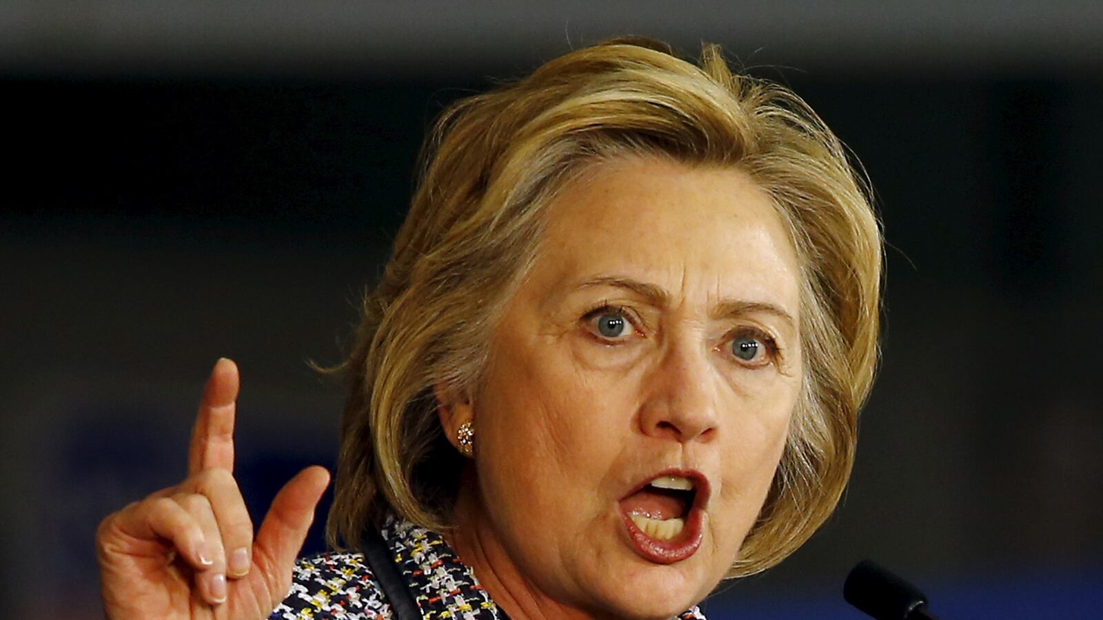 articles/2015/11/19/obama-s-dem-allies-revolt-over-syria/151119-kucinich-hillary-hawk-tease_ho6dle