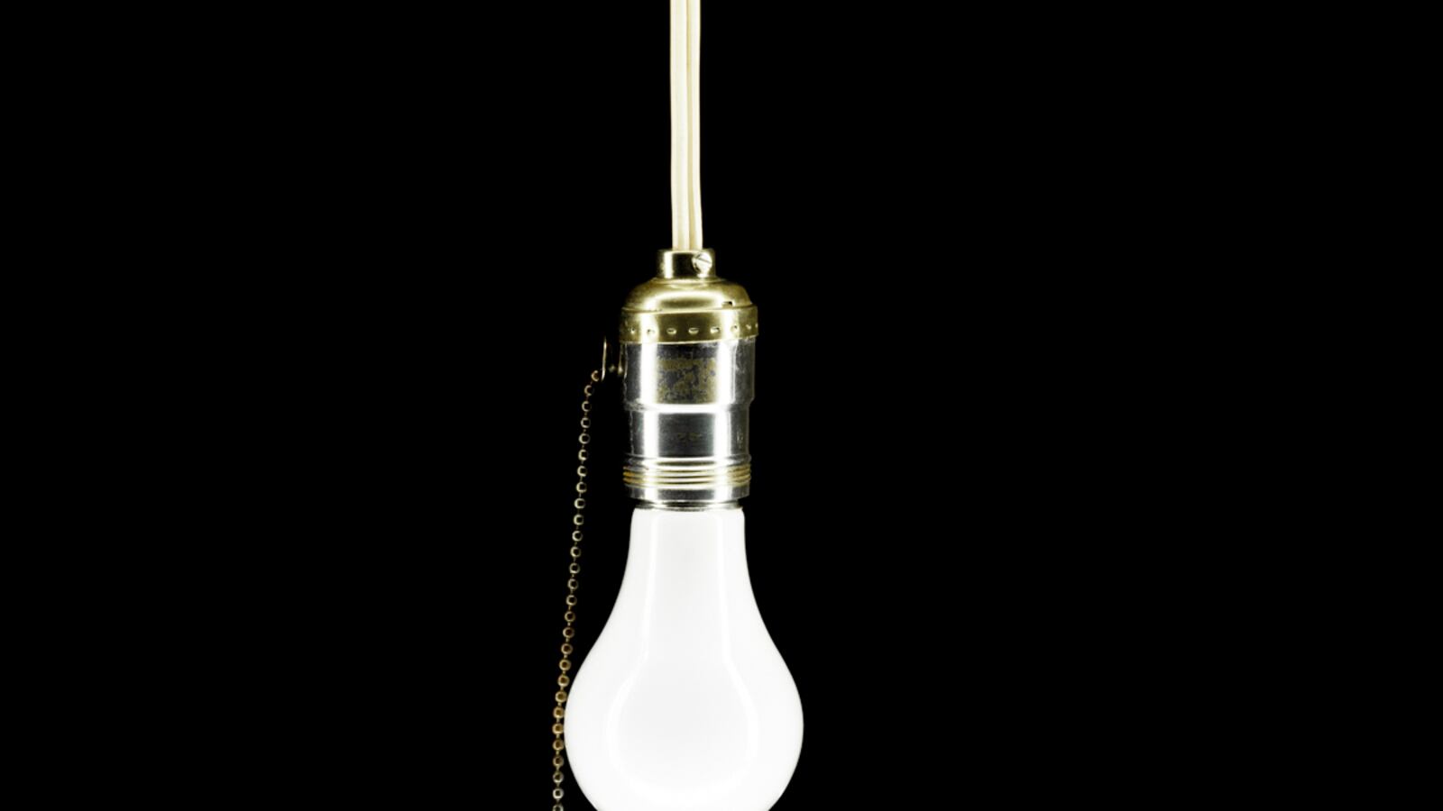 cheats/2011/12/30/cash-strapped-cities-turn-off-lights/us-cities-turn-out-lights-economy-cheat_sgrai2