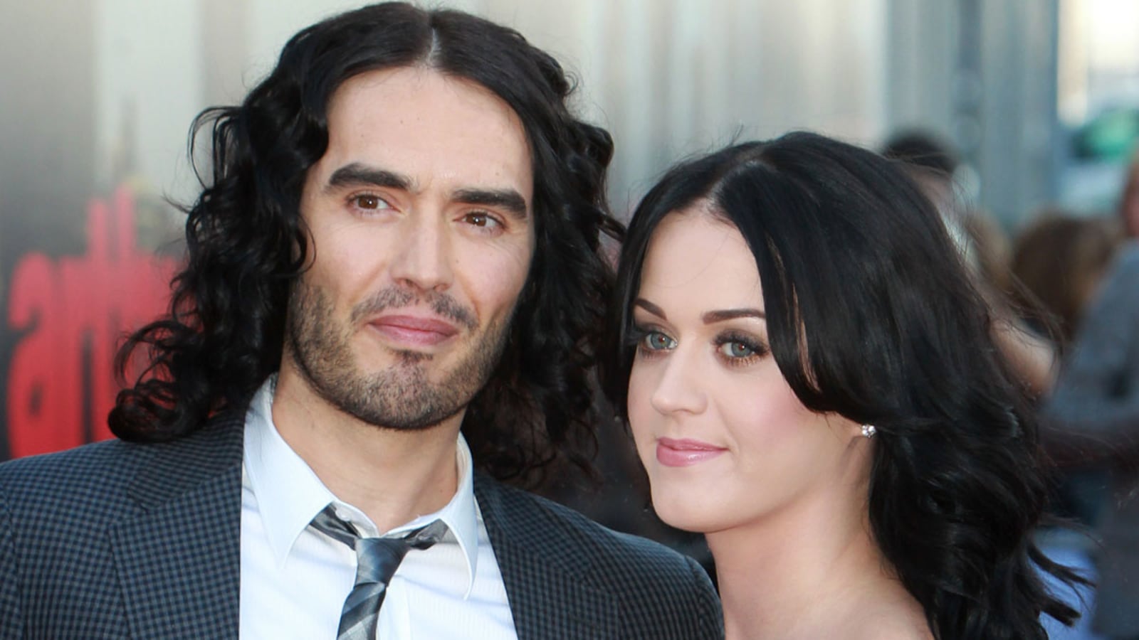 cheats/2011/12/30/russell-brand-katy-perry-split-up/katy-perry-russell-brand-divorce_b5wsij