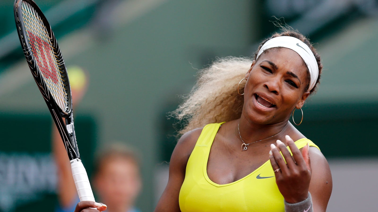 cheats/2014/05/28/serena-venus-williams-lose-french-open/140529-serena-williams-cheat_ojp64c