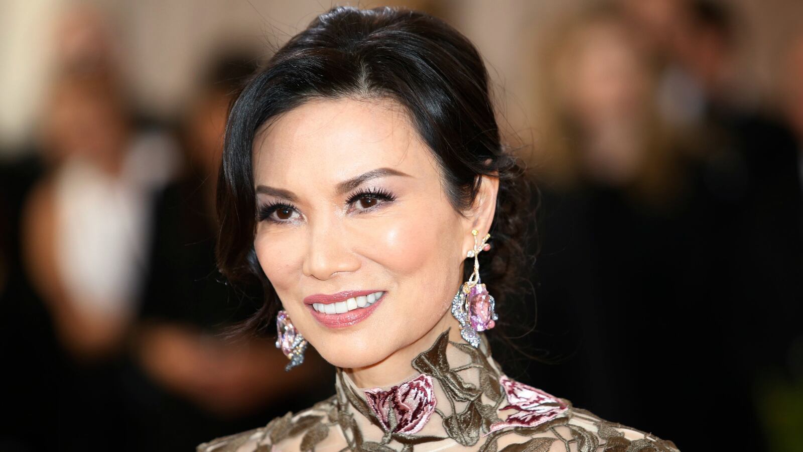 180115-wendi-deng-kushner-warning-cheat_chdhrs