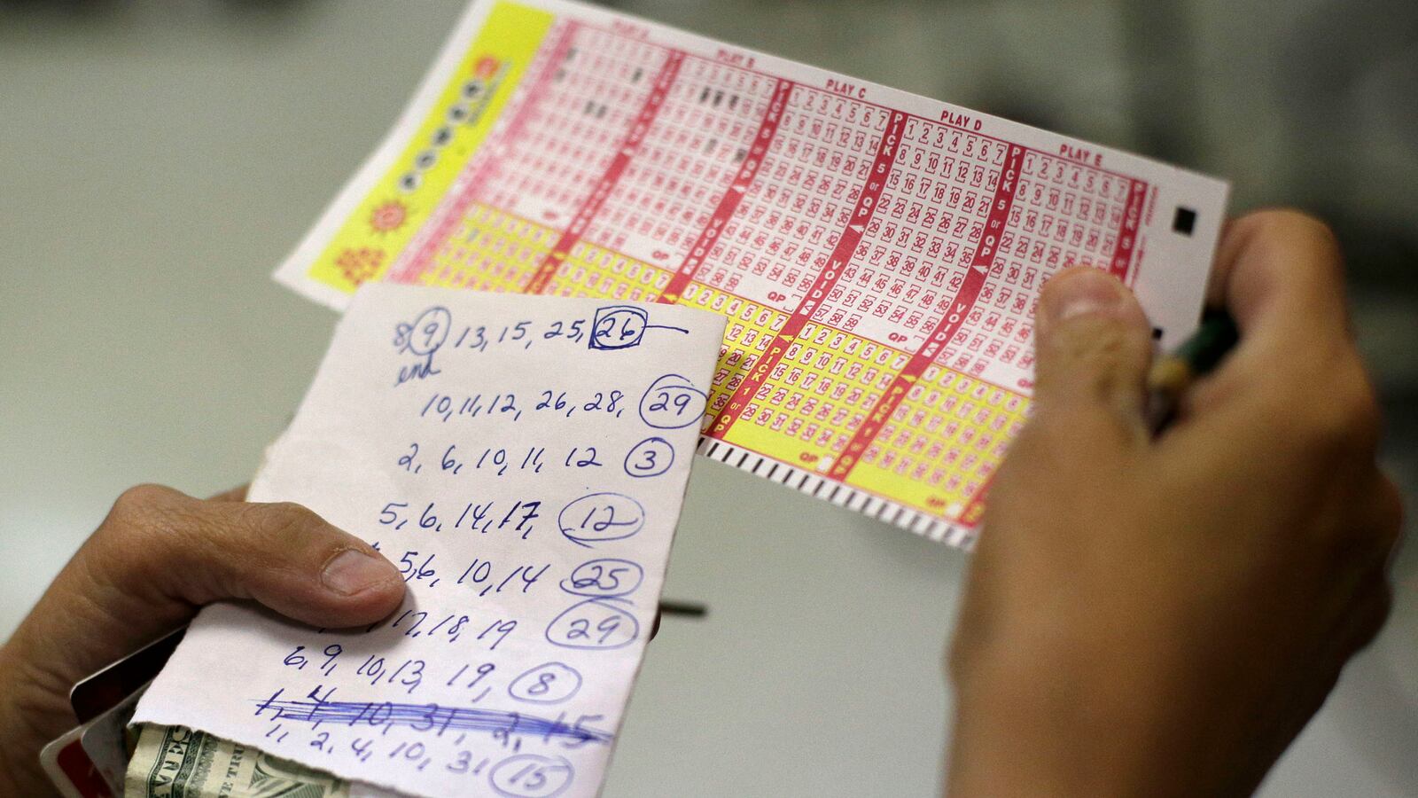 cheats/2013/03/22/powerball-jackpot-soars-to-320-million/130322-powerball-jackpot-cheat_glcgqf
