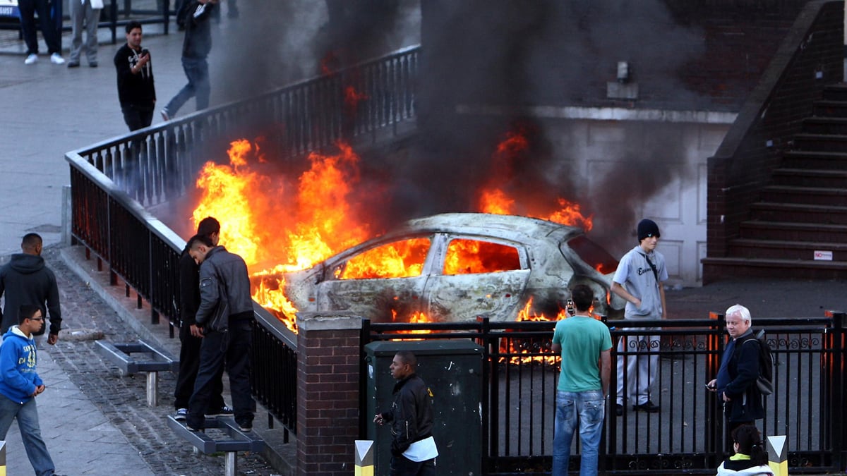 cheats/2011/08/10/british-riots-spread-to-new-cities/riots-birmingham-cheat_mrmfqy