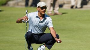 Obama playing golf