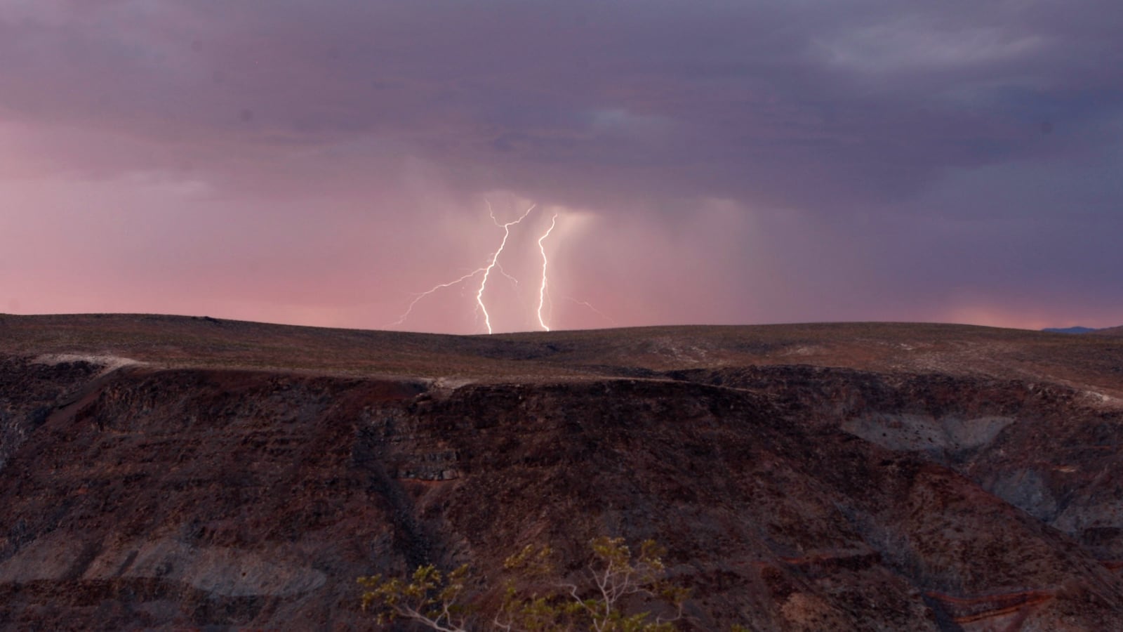 cheats/2017/01/25/death-valley-joins-national-parks-in-trump-defiance/170125-death-valley-natl-park-cheat_wdjwlf