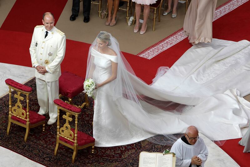 galleries/2011/07/01/charlene-wittstock-and-prince-albert-wedding/alter-royal-wedding-monaco-gallery_grxmvw