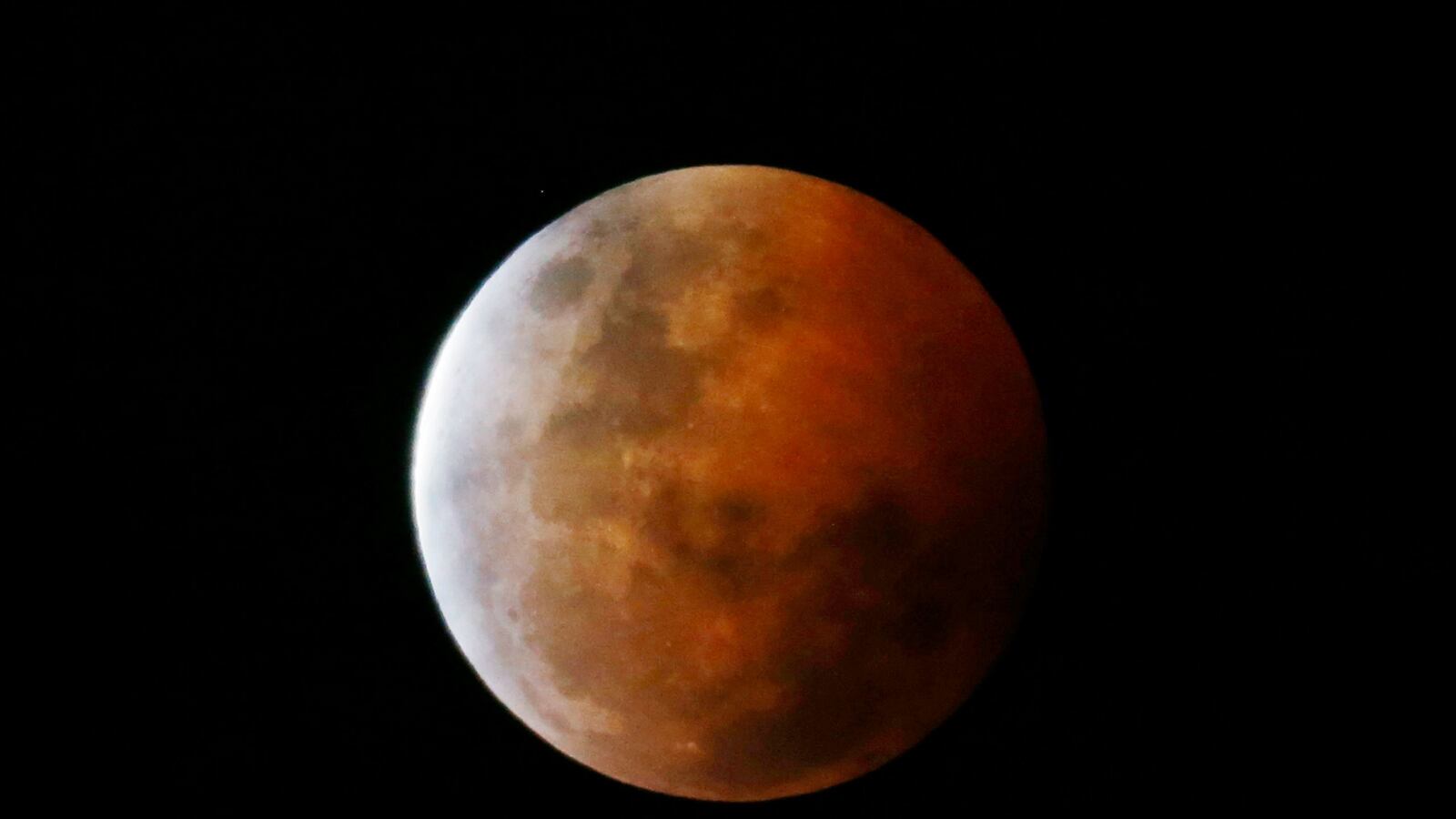 cheats/2015/09/26/mormons-assured-eclipse-is-not-end-times/150926-blood-moon-mormons-cheat_oonciz