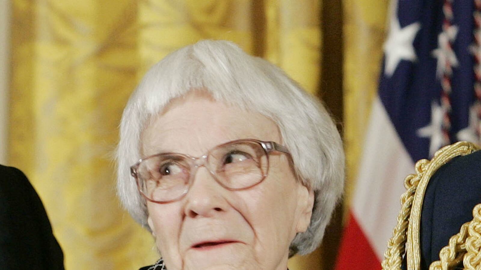 cheats/2016/02/10/mockingbird-is-headed-to-broadway/150305-harperlee-cheat_dai9on