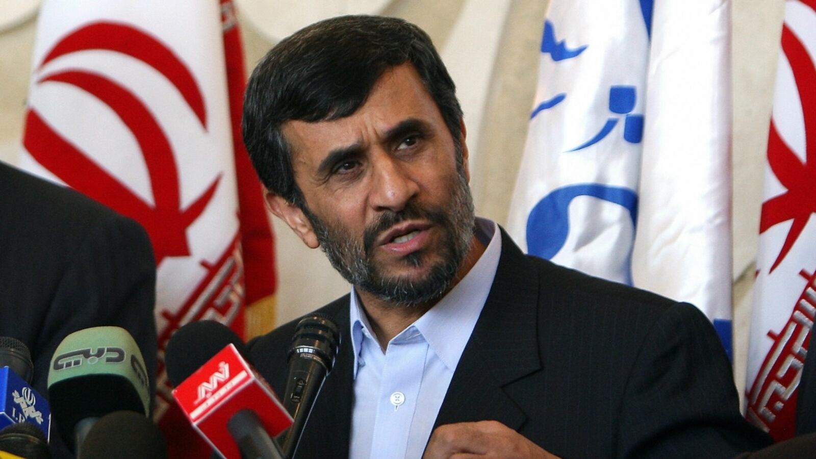 cheats/2013/02/04/ahmadinejad-wants-to-go-to-space/Ahmadinejad-space-monkey-cheat_q9fmdj