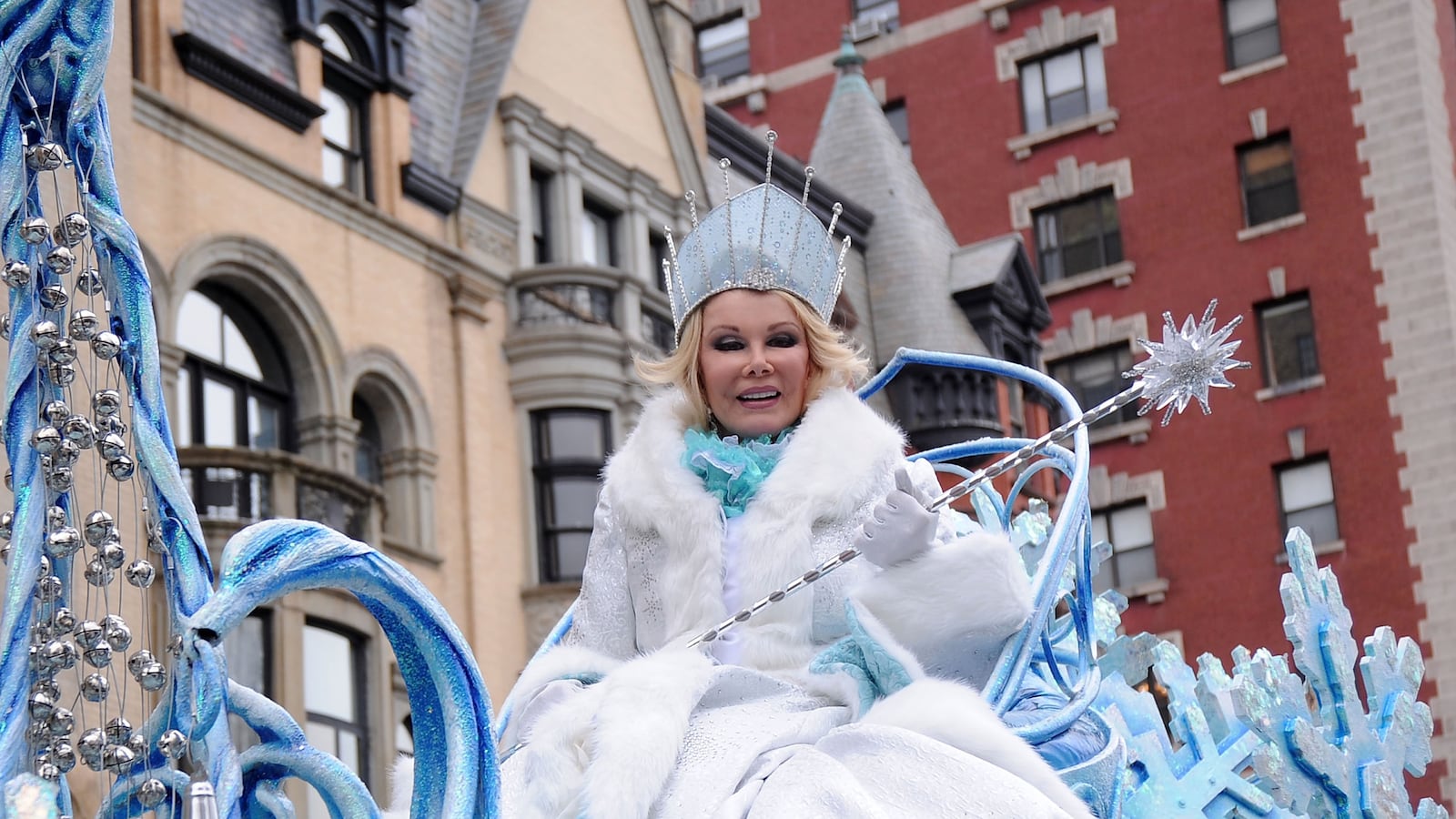 articles/2012/11/24/my-thanksgiving-with-joan-rivers/froelich-thanksgiving-rivers-tease-embed_mmilpz