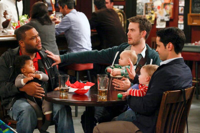 galleries/2012/09/06/fall-tv-2012-preview-7-shows-to-watch-7-shows-to-skip-photos/slide12-guys-with-kids-fall-tv-preview_jzuj7r