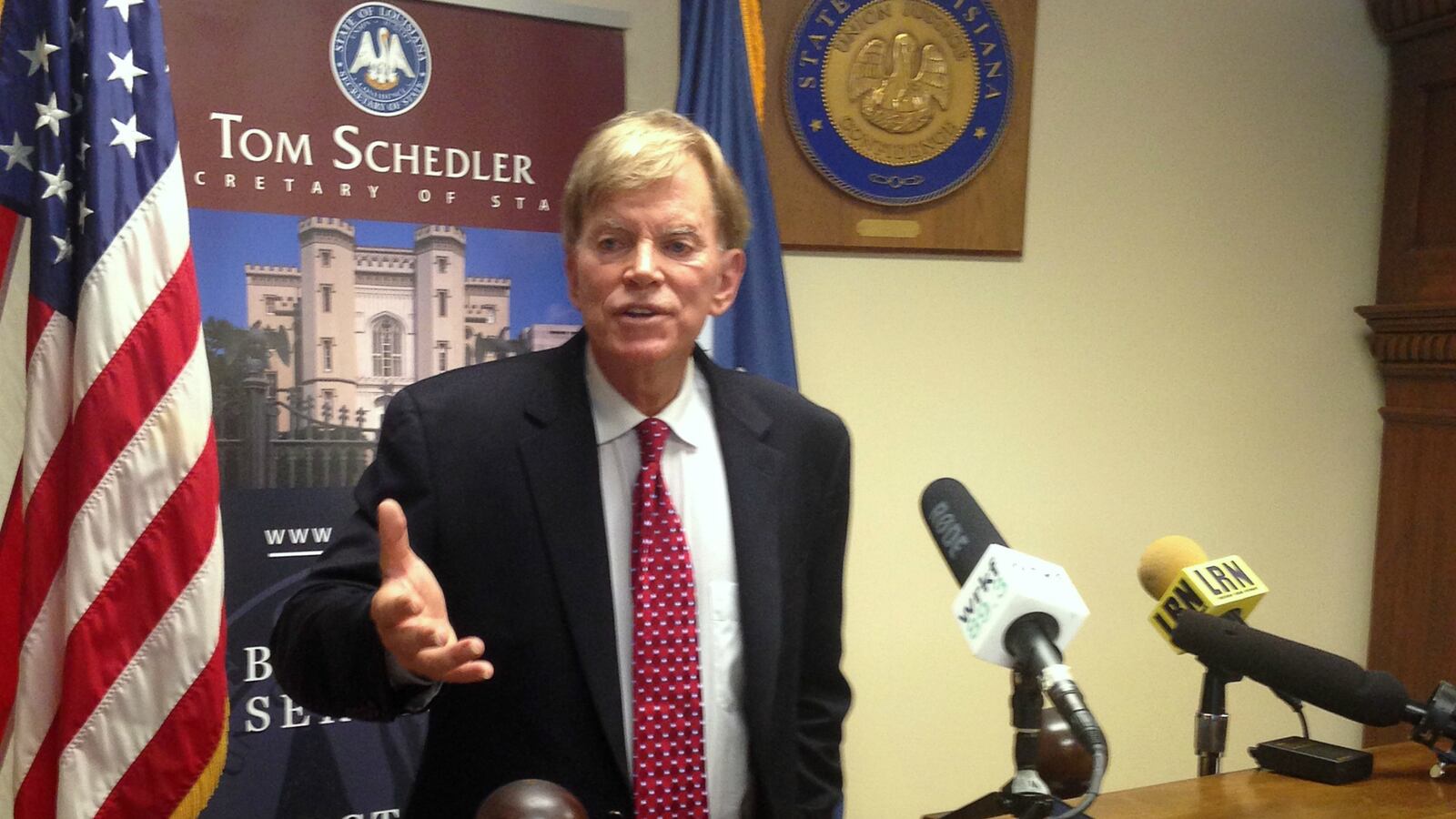 cheats/2016/10/21/david-duke-qualifies-for-la-senate-debate/161021-david-duke-debate-cheat_knwg9n