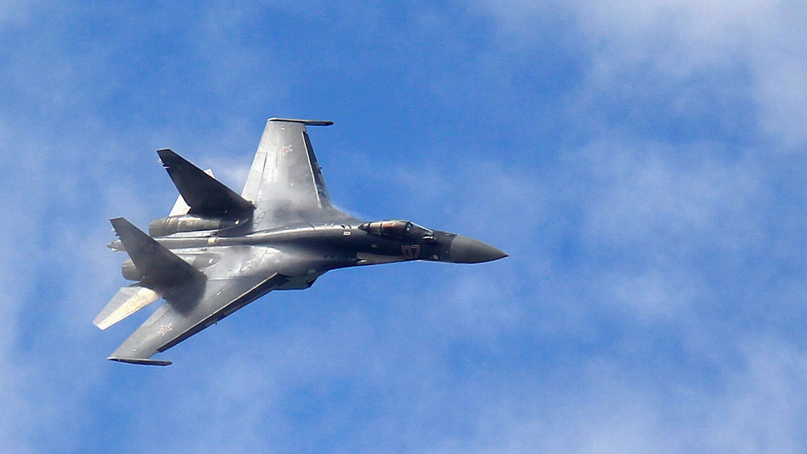 articles/2014/12/04/pentagon-worries-that-russia-can-now-outshoot-u-s-stealth-jets/141203-majumdar-russia-stealth-tease_bueaon