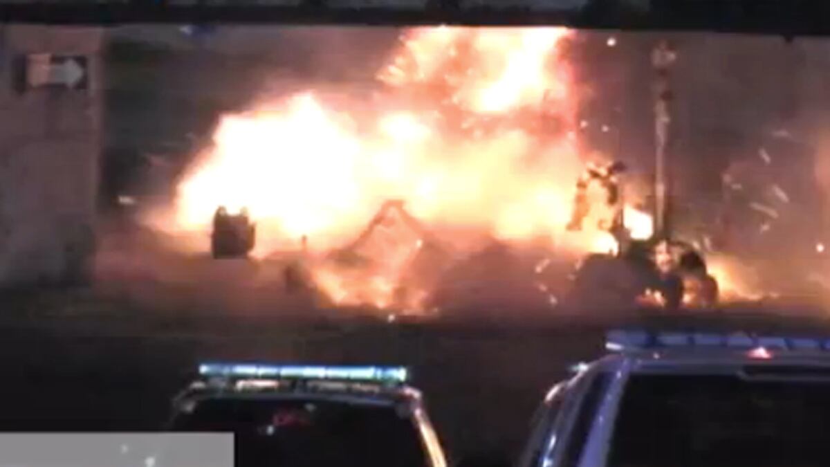 cheats/2016/09/19/report-active-terror-cell-may-be-in-nj/160919-robot-backpack-bomb-new-jersey-cheat_gdk42t