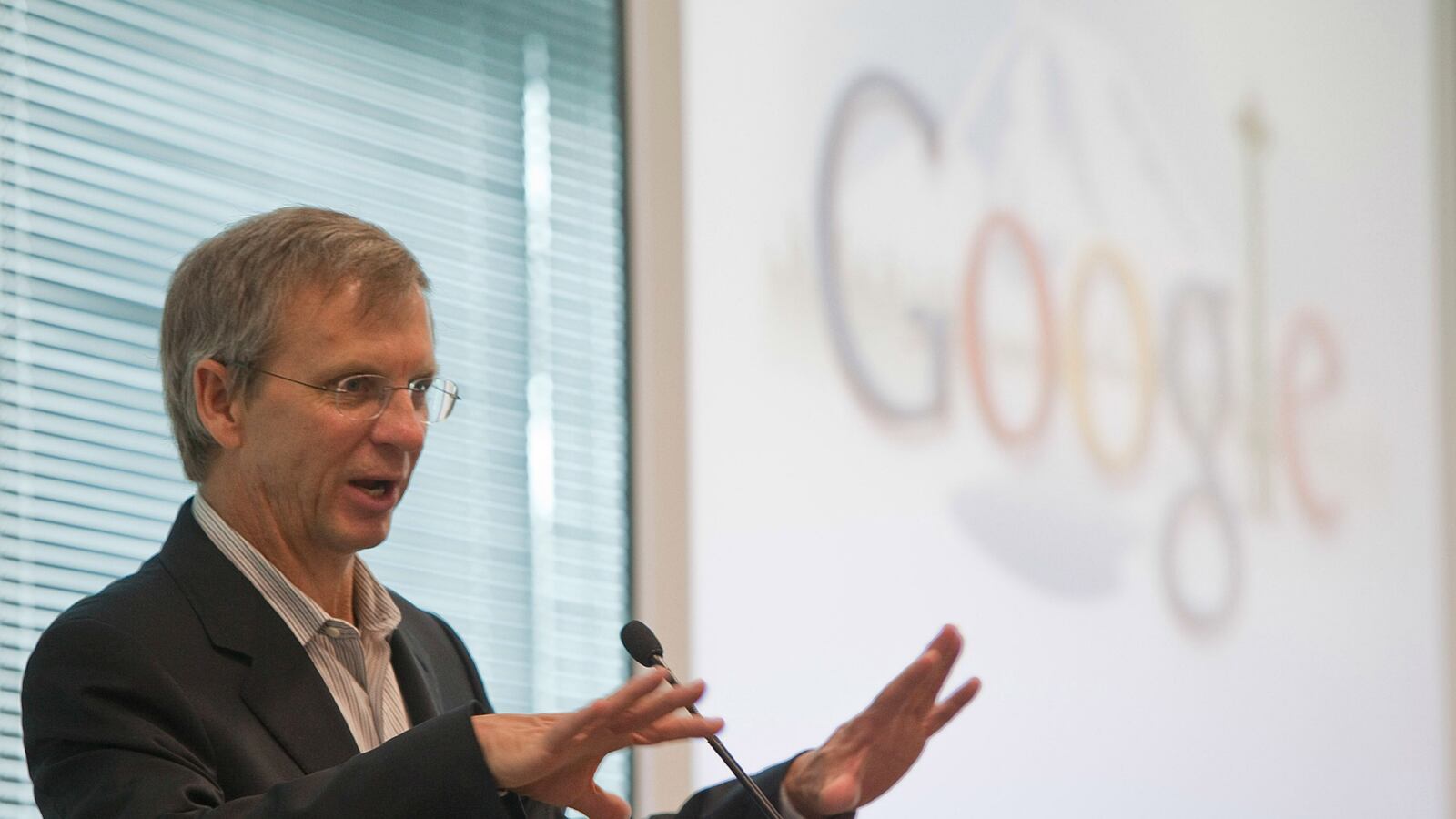 cheats/2014/10/25/google-exec-sets-parachute-jump-record/141026-google-cheat_ohmctp