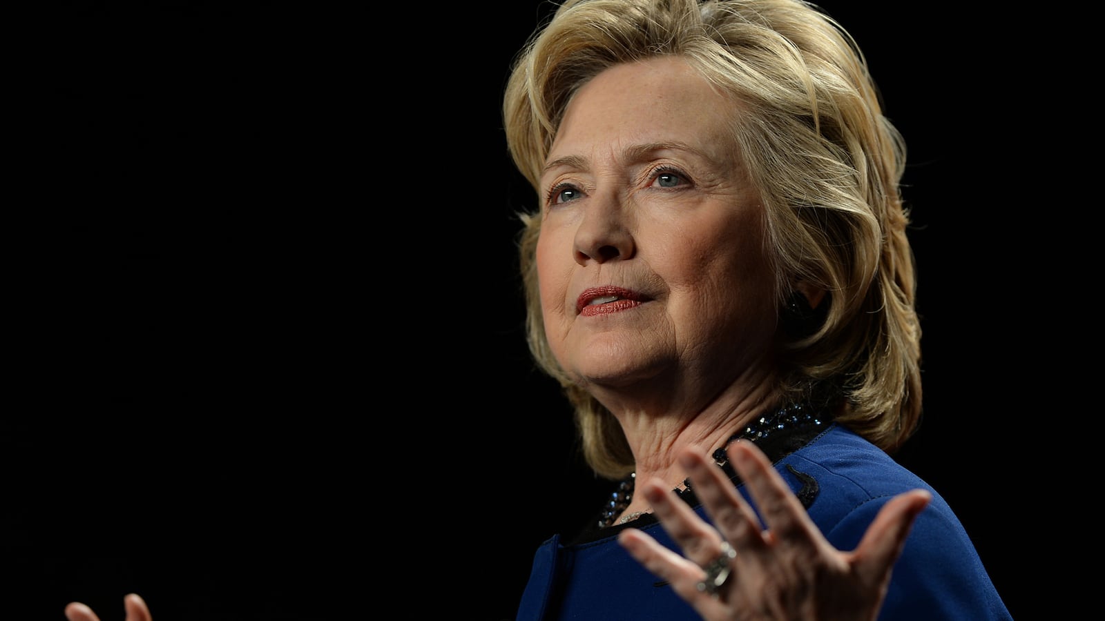 articles/2014/09/25/does-team-hillary-want-a-democratic-challenge/140923-freelander-hillary-tease_lqsnwa