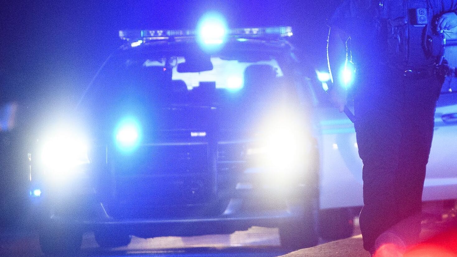 2020-05-31T023631Z_473785807_MT1USATODAY14356274_RTRMADP_3_DOZENS-OF-POLICE-OF-MULTIPLE-JURISDICTIONS-ARE-PATROLLING_n0xsxz