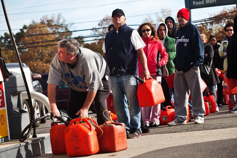 galleries/2012/11/06/price-gougers-looters-more-villains-of-hurricane-sandy-photos/sandy-villains-gas-line-guns_yivthf
