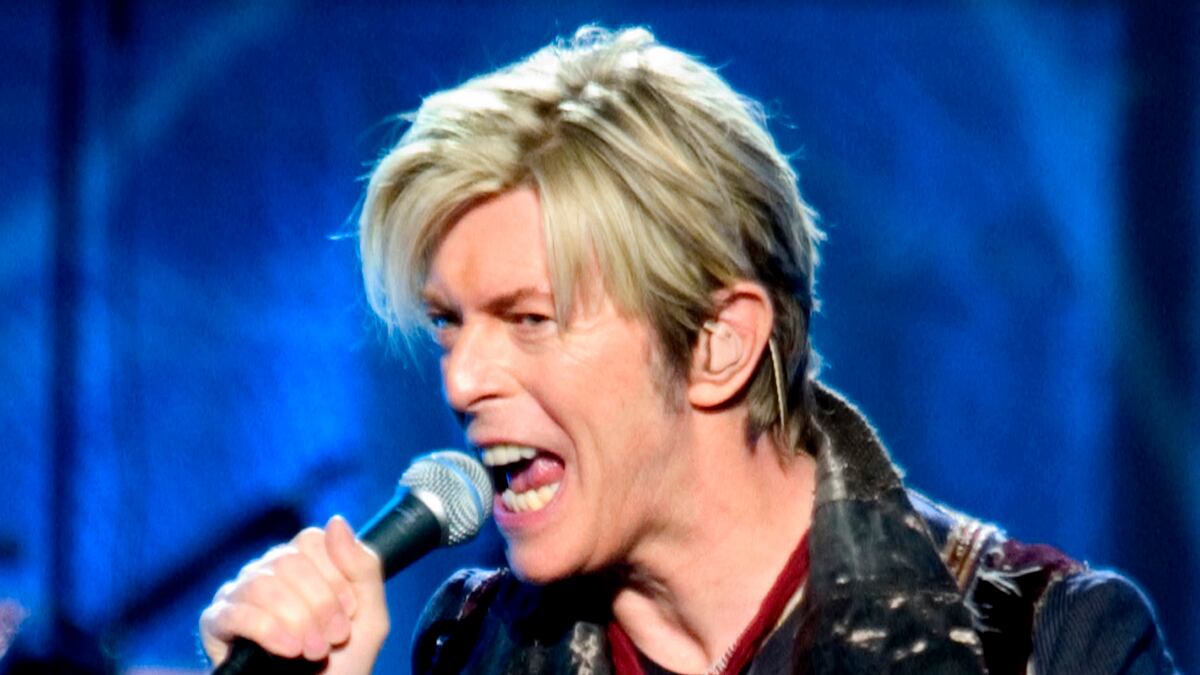 cheats/2013/01/08/david-bowie-drops-new-single/david-bowie-dzieza_cx61lq