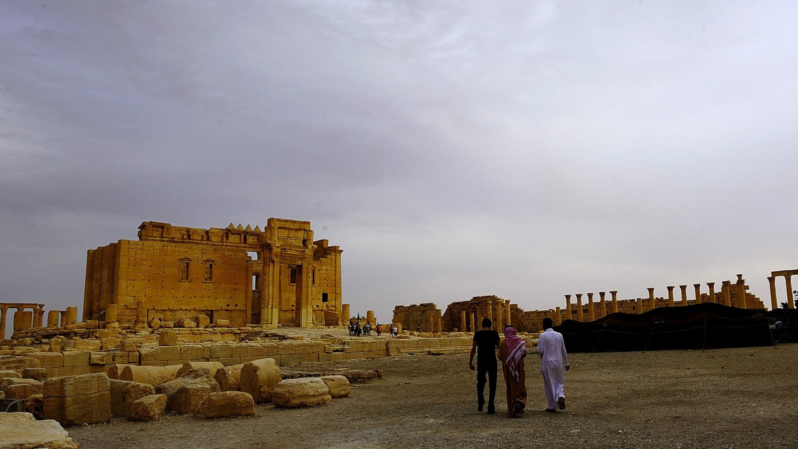 cheats/2015/08/31/isis-bombs-baal-temple-in-palmyra/150831-isis-destruction-cheat_wprcrr