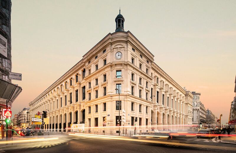 211205-hotel-france-reve-embed-05_ypd0oz