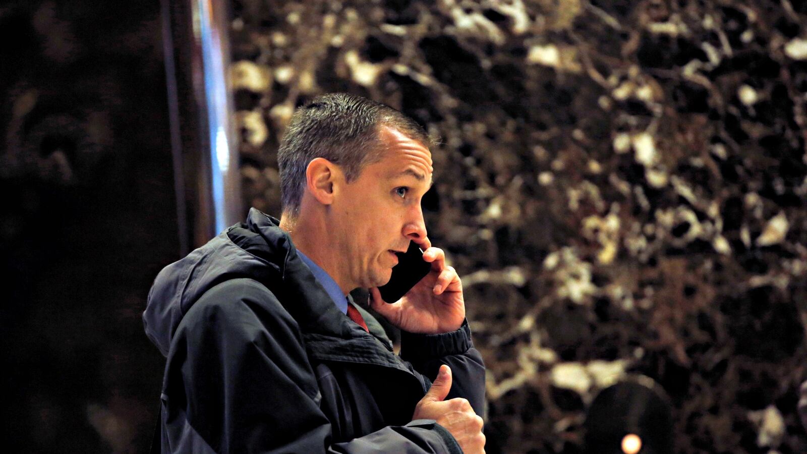 cheats/2017/04/28/lewandowski-s-firm-seems-to-offer-trump-meetings/170428-corey-firm-cheat_fvgwbp