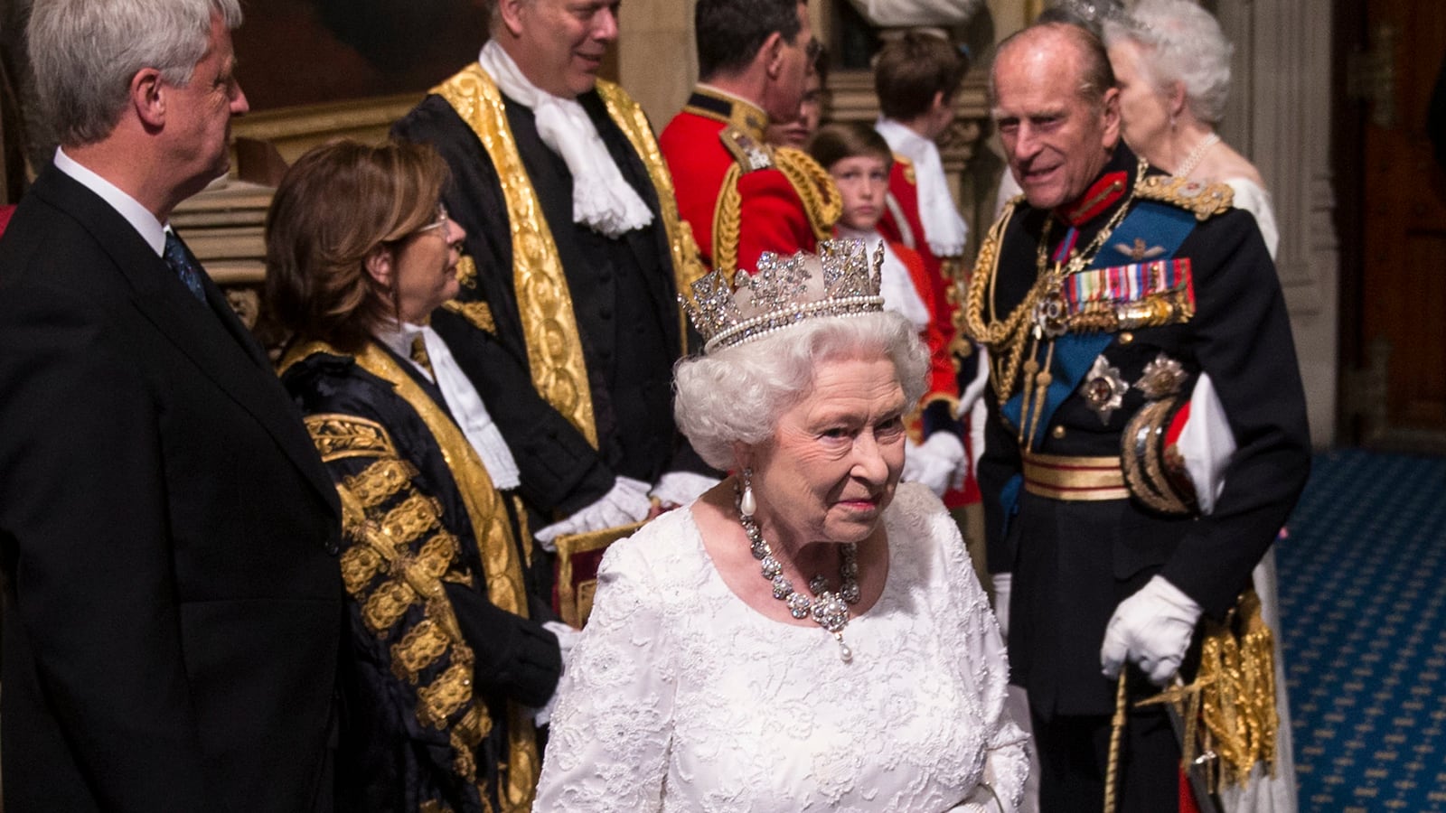 articles/2014/09/14/queen-tells-scots-to-think-very-carefully-about-independence-vote/140604-sykes-queen-parliament-tease_ol7l71