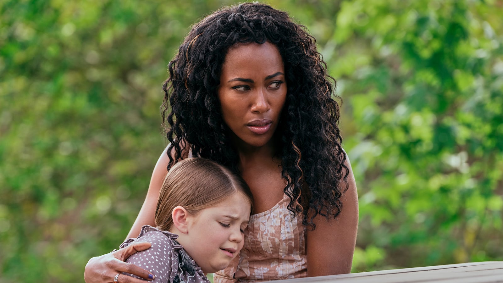 DeWanda Wise as Jessica and Pyper Braun as Alice in Imaginary