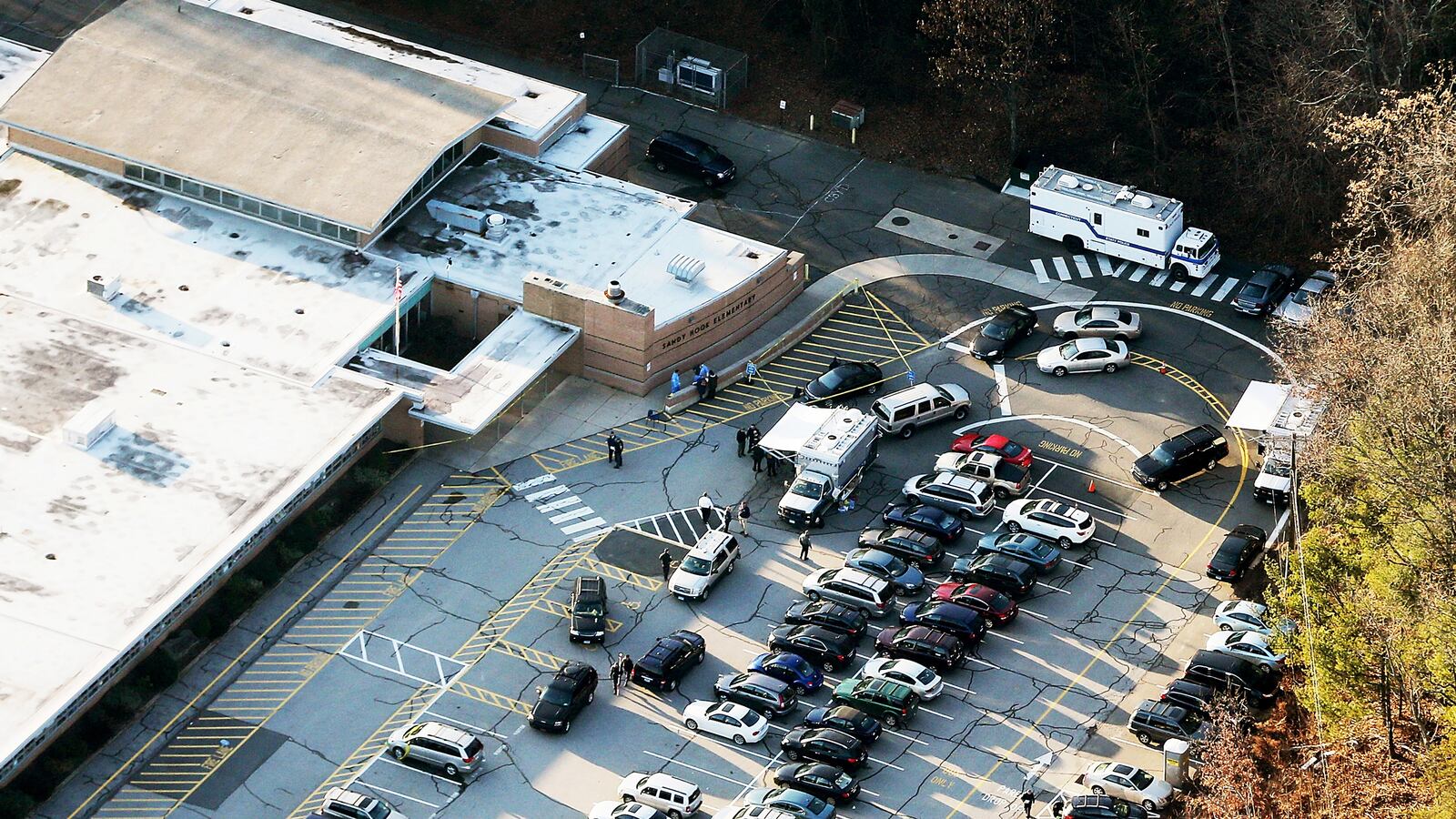 cheats/2012/12/17/lanza-had-no-connection-to-school/sandy-hook-no-connection-cheat_tvs0wa