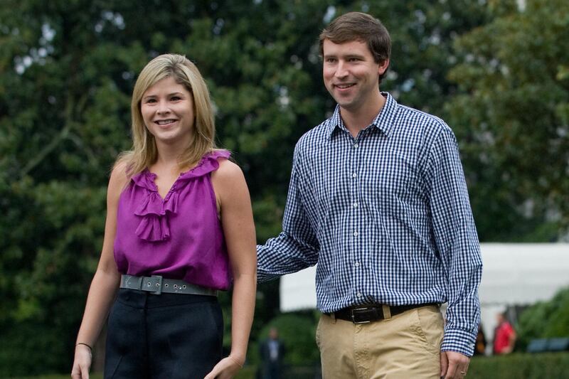 galleries/2013/10/22/kim-kardashian-and-kanye-west-and-the-craziest-celebrity-wedding-proposals-photos/proposals-bush-hager_kovywt