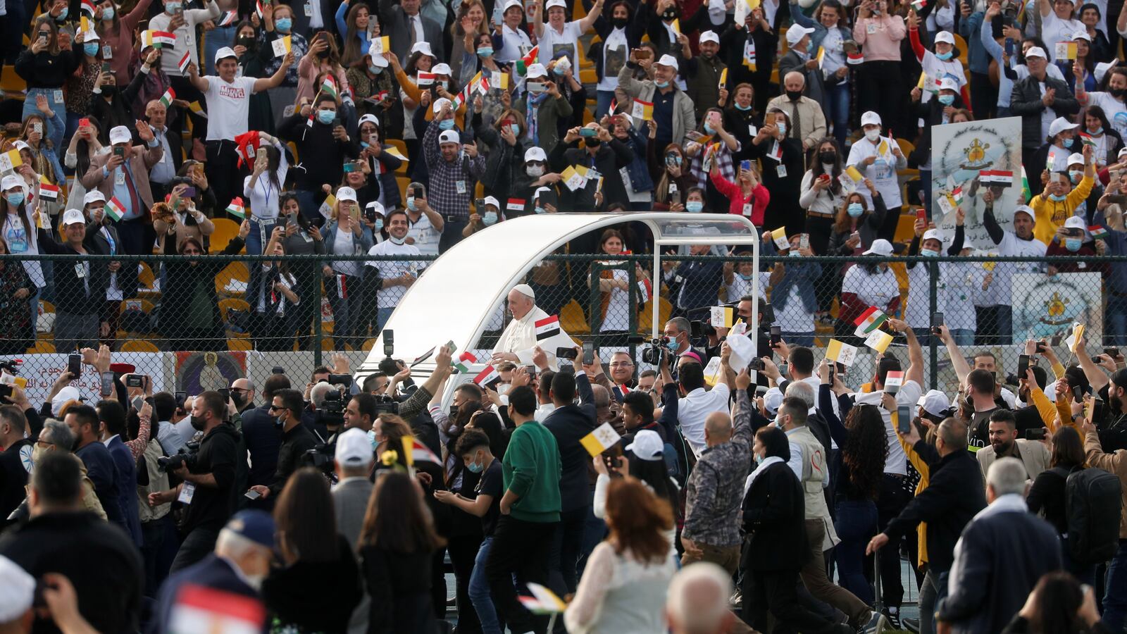 2021-03-07T132048Z_475421765_RC2D6M9EL4U8_RTRMADP_3_POPE-IRAQ-STADIUM_vkhbwr