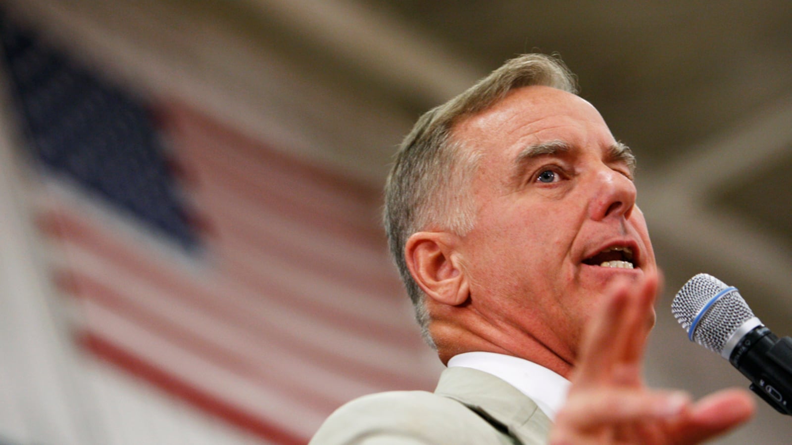 articles/2011/10/05/howard-dean-back-in-white-house-s-good-graces/howard-dean-back-white-house_nktgsm