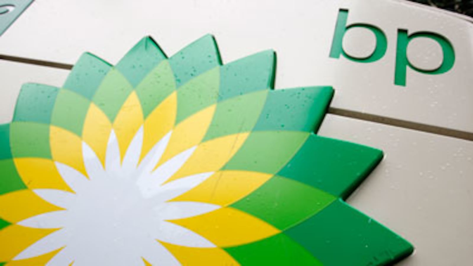 cheats/2010/08/12/bp-pays-record-50m-fine/bp-pays-50million_pz3wia