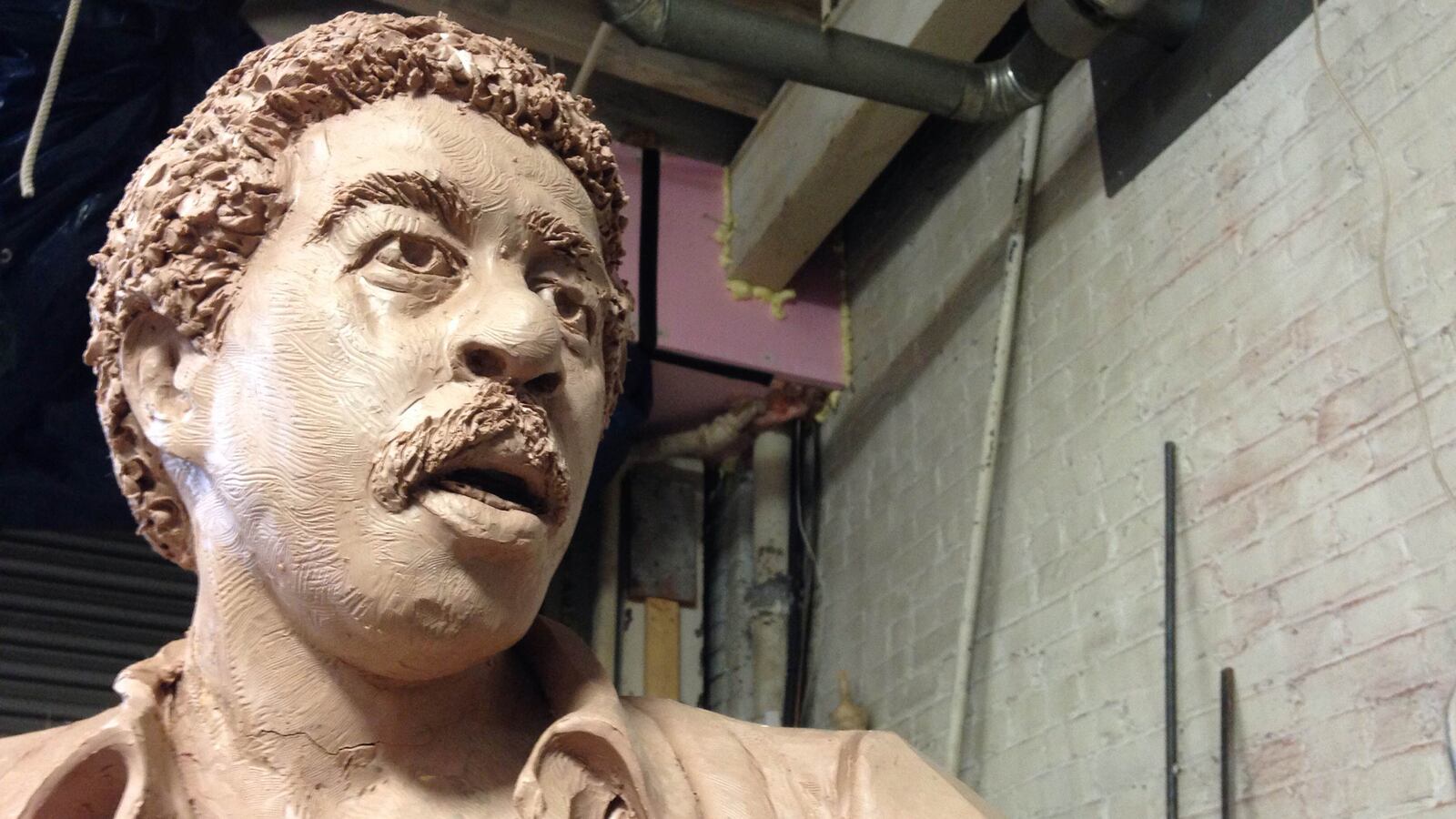 articles/2014/10/03/richard-pryor-gets-the-last-laugh-in-peoria/141002-glawe-richard-pryor-tease_iun6g1