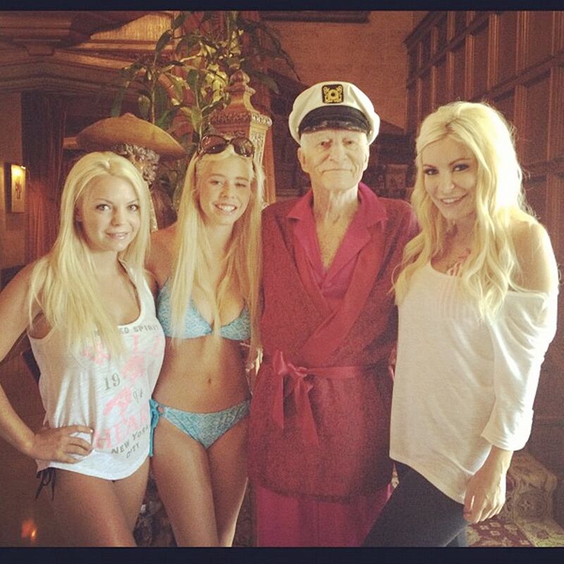 galleries/2012/07/15/heidi-klum-john-stamos-more-celebrity-twitter-pictures-photos/gal-twitpic-self-hefner_r6cbbb