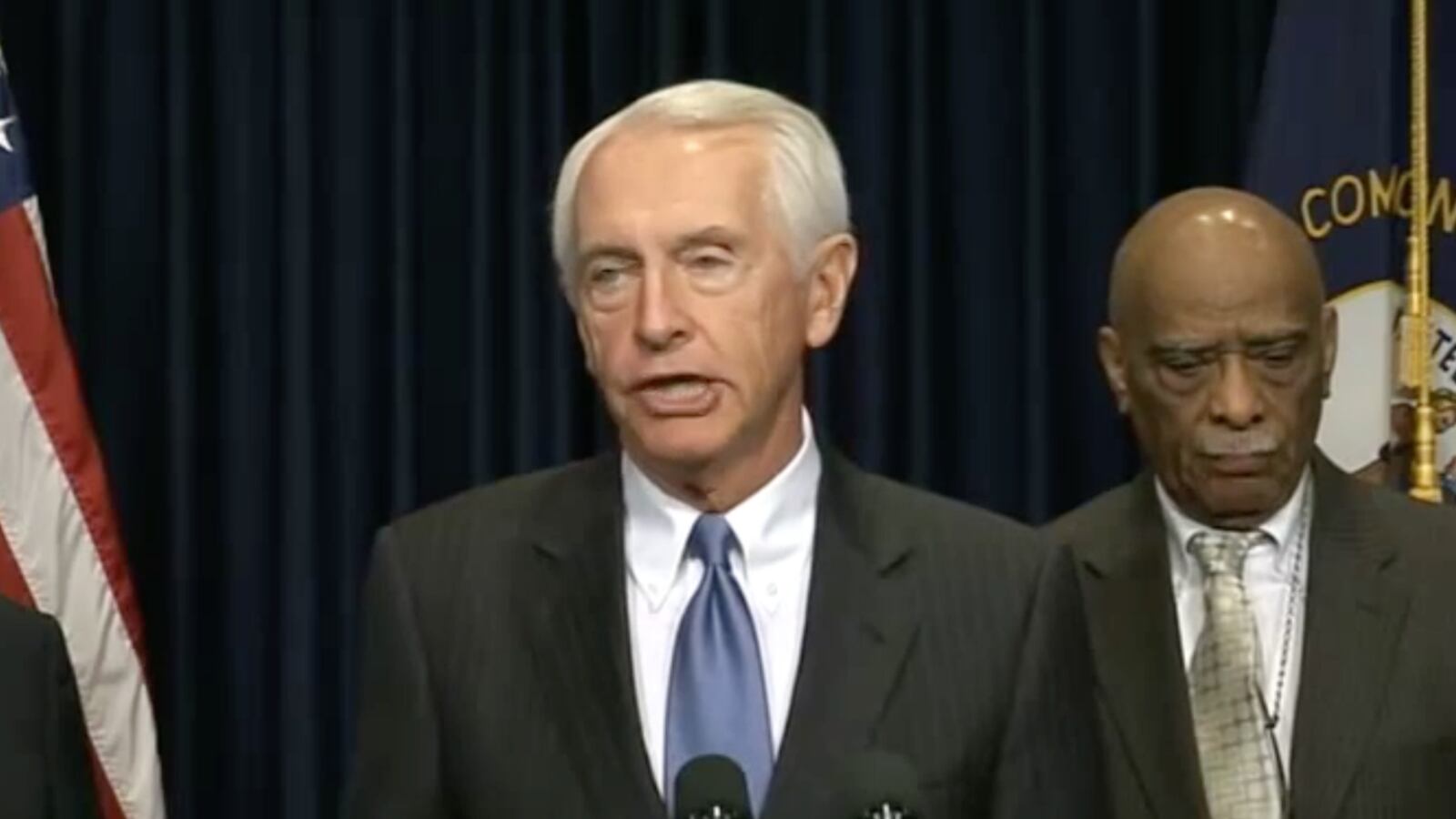 cheats/2015/11/24/ky-gives-voting-rights-to-170k-ex-felons/151124-beshear-cheat_dog7py