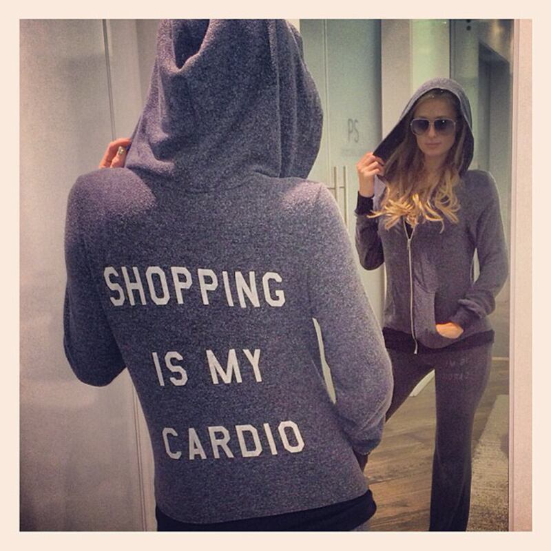 galleries/2013/10/19/nicki-minaj-s-pasties-kim-kardashian-s-butt-and-the-week-in-selfies-photos/131018-paris-selfies_tqvvgr